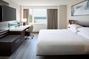 Voodi või voodid majutusasutuse Delta Hotels by Marriott Fredericton toas