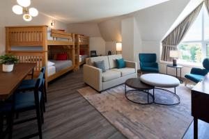 Posezení v ubytování Delta Hotels by Marriott Fredericton