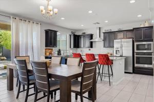 Nhà bếp/bếp nhỏ tại Family Vacation Home