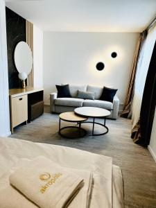 Ein Sitzbereich in der Unterkunft Akropolis Hotel