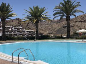Piscina di MOGAN PEARL - POOL - DOUBLE TERRACE - OCEAN VIEW - BEACH - WIFI - WONDERFUL Complex - FREE DIGITAL TRAVEL GUIDE o nelle vicinanze