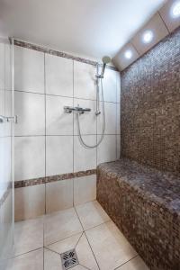 Koupelna v ubytování Chata Alpina Horní Mísečky + 20 fotografií