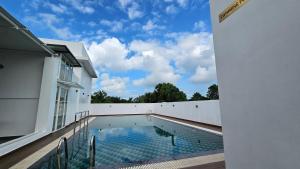 Gallery image of Prosland Hotel in Tirūr +2 photos