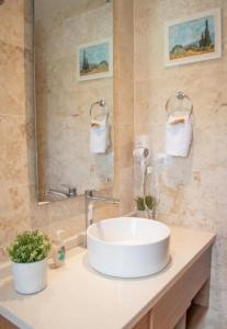 Koupelna v ubytování Luxury Penthouse Coson bay