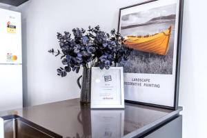 Brisbane şehrindeki Modern APT in Toowong with Mountain View tesisine ait fotoğraf galerisinden bir görsel