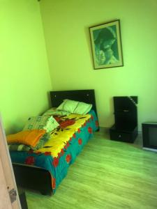 Postel nebo postele na pokoji v ubytování habitación amoblada en sonson antioquia colombia