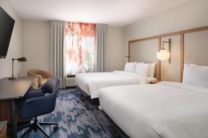 Postel nebo postele na pokoji v ubytování Fairfield Inn & Suites Columbia Northeast + 13 fotografií