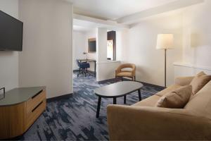 Posezení v ubytování Fairfield Inn & Suites Columbia Northeast