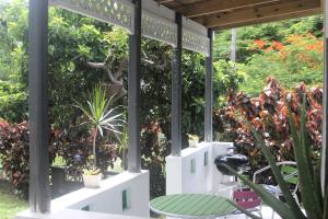 Zahrada ubytování Breezy Vista on the Terrace - West Coast, Saint James, Barbados