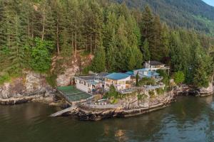 ホースシュー・ベイにあるDream House -Water Lilyの水上の島の家屋