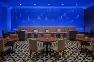 Viðskiptasvæði og/eða fundarherbergi á Renaissance Columbus Westerville-Polaris Hotel +37 myndir