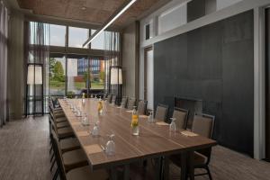 Veitingastaður eða matsölustaður á Renaissance Columbus Westerville-Polaris Hotel