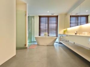 Ảnh trong thư viện ảnh của Pranaluxe 4 Bedroom Pool Villa C7 ở Ban Pak Nam Pran