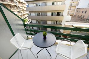 Μπαλκόνι ή βεράντα στο Couples Cozy Seaside Studio