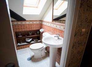 A bathroom at Hotel Rural Cabo Busto