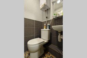 Bathroom sa JW Hostel