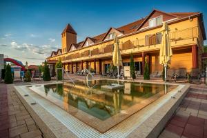 Bazén v ubytování Termál Hotel Vesta nebo v jeho okolí