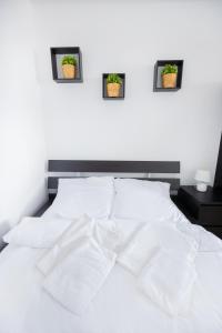 Postel nebo postele na pokoji v ubytování Super Central Chmielna str Apt Super view