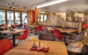 Restauracja lub miejsce do jedzenia w obiekcie AlpenParks Hotel & Apartment Central Zell am See