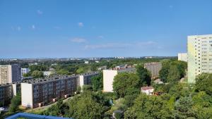 Afbeelding uit fotogalerij van Apartament Panoramiczna "Sloneczny Balkon z Widokiem na caly Szczecin" in Szczecin
