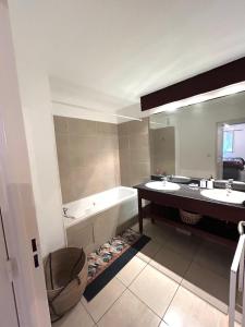 Koupelna v ubytování Appartement T3 au Moufia, Saint-Denis