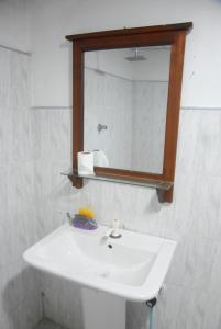 Koupelna v ubytování Nethu Herbal Villa