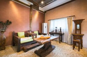 Big Tree Guesthouse - Naxi old style的休息区
