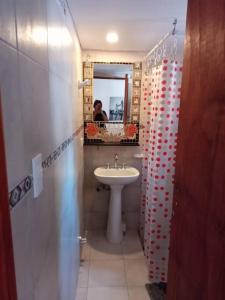 Bilik mandi di Monoambiente equipado completa comodidad