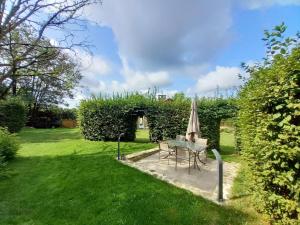Zahrada ubytování Le gîte du mas avec piscine