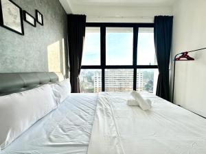 Ένα ή περισσότερα κρεβάτια σε δωμάτιο στο View of Whole Georgetown Sea&City View 3BR-12 a27 +18 φωτογραφίες