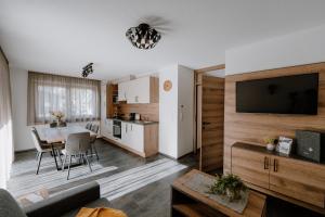 Η κουζίνα ή μικρή κουζίνα στο Apartment Fernzeit