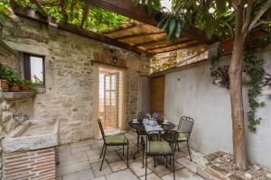 Patio alebo iná vonkajšia časť ubytovania Apartment in Porec - Istrien 9914