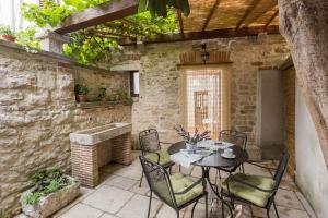 Patio alebo iná vonkajšia časť ubytovania Apartment in Porec - Istrien 9914