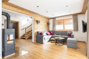 A seating area at Ferienlodge Edelstein