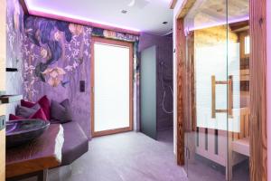 A bathroom at Ferienlodge Edelstein