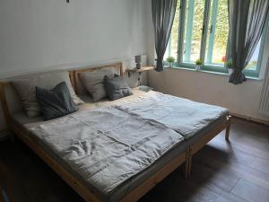 Postel nebo postele na pokoji v ubytování Chalupa Bělčice