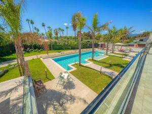 Bazén v ubytování Palm Beach Resort nebo v jeho okolí