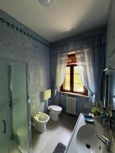 Koupelna v ubytování Lucy's House, elegante alloggio rustico con tutti i comfort moderni a Pisa + 37 fotografií