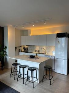 Dapur atau dapur kecil di Beautiful Fjord View, High Standard, Fully Equipped