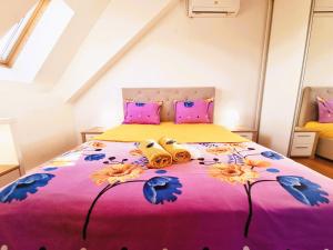 Postel nebo postele na pokoji v ubytování Bucharest Central E Apartment