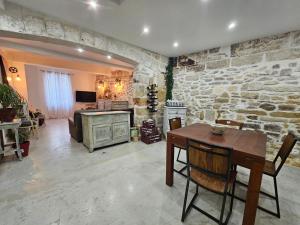 Fotografie z fotogalerie ubytování La Saint-Laurentaise v destinaci Saint-Laurent-dʼAigouze