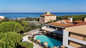 Bazén v ubytování Hotel Paradiso Verde nebo v jeho okolí