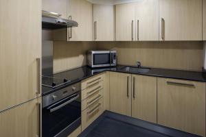 Kuchyň nebo kuchyňský kout v ubytování Sheraton Makkah Jabal Al Kaaba Hotel
