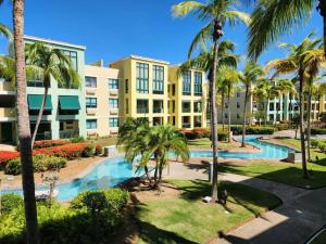 Bazén v ubytování Aquatika Escape Sand and Pools 1st floor nebo v jeho okolí