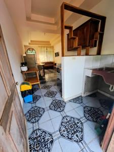 Η κουζίνα ή μικρή κουζίνα στο Cabinas Hoja del Bosque +3 φωτογραφίες