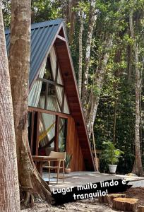 a tiny tree house in the woods at Chalé Maloca in Cariry