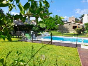 Πισίνα στο ή κοντά στο Cabañas Lauquen Villa Carlos Paz +37 φωτογραφίες