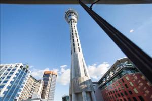 Imagem da galeria de Skytower views, washer & dryer, TV! em Auckland