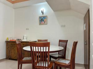 Fotografie z fotogalerie ubytování Kim Granny House 4BR 11Pax Duyong 5 Mins to Town v destinaci Kampong Bukit Katil