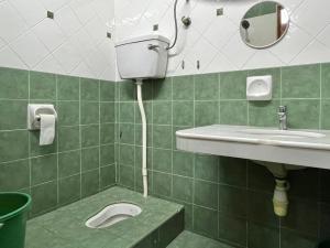 Koupelna v ubytování Kim Granny House 4BR 11Pax Duyong 5 Mins to Town + 21 fotografií